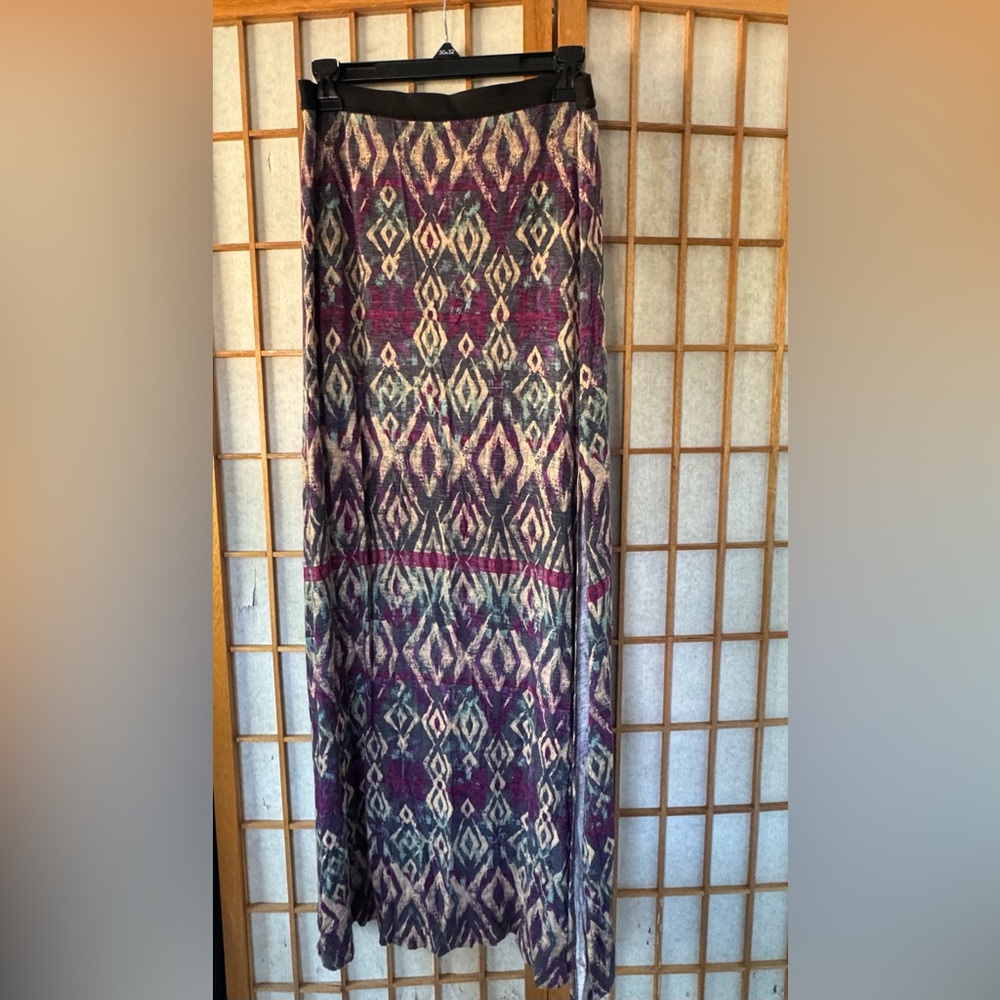 Free People tribal print skirt M with side leg slit
